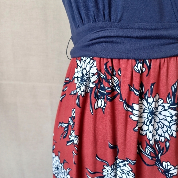 HPx2•Expected Floral Navy Maternity MaxiDress - Picture 4 of 9